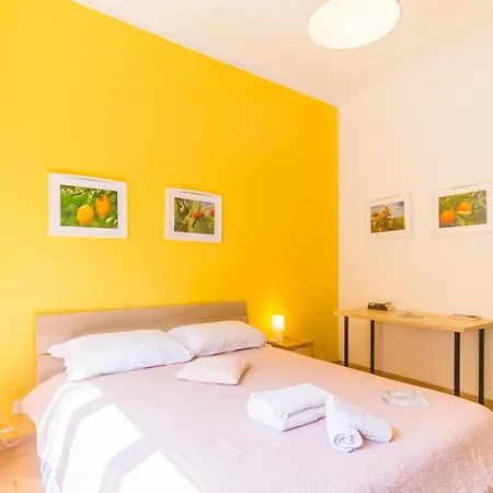 Folklore House In Historical - Happy Catania
