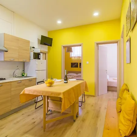 Apartment Folklore House In Historical - Happy