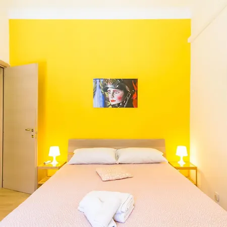 Folklore House In Historical - Happy Apartment *