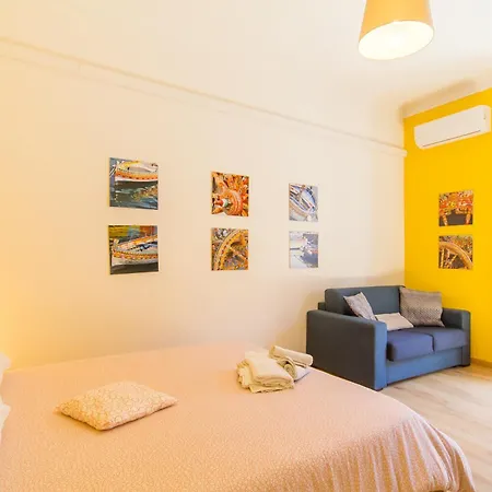 Folklore House In Historical - Happy Catania