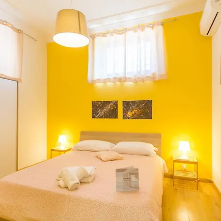 Apartment Folklore House In Historical - Happy